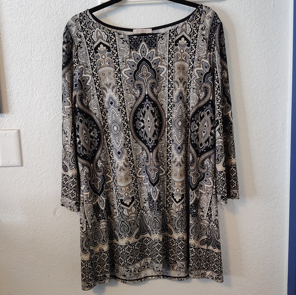 Long Sleeve Paisley Tunic from Roz & Ali Size XL